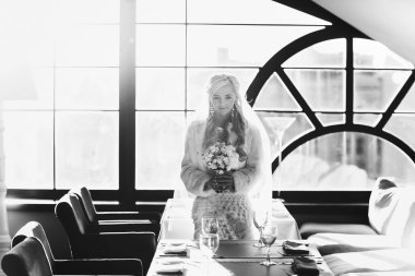 Yavaşça sarı gelin