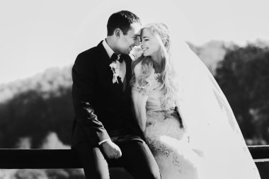 esmer damat ve sarı gelin