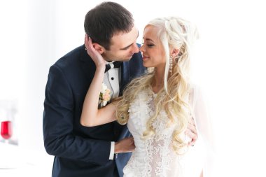 esmer damat ve sarı gelin