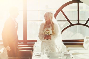 Yavaşça sarı gelin