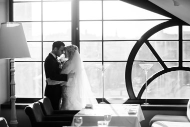 esmer damat ve sarı gelin