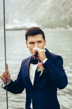 Şık genç esmer gelin