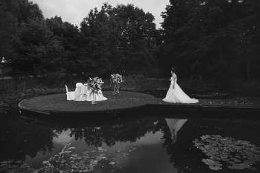 zengin şık mutlu gelin ve damat