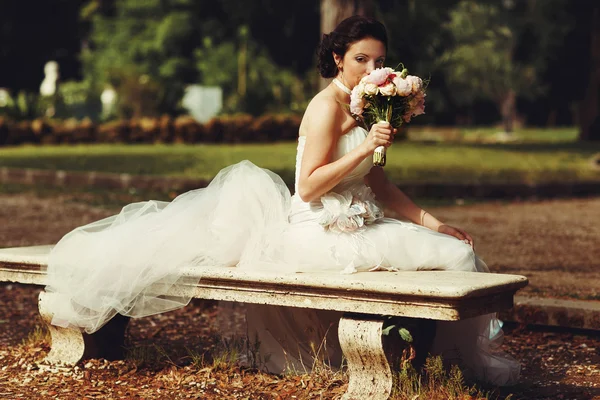 Stylish charming rich bride — Stock Photo, Image