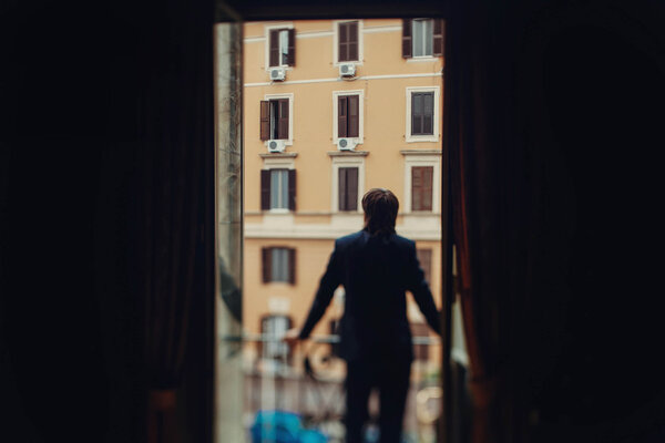 Брюнетка твердая силуэт бороду жениха
