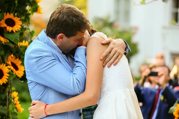 Zengin şık damat ve gelin — Stok fotoğraf