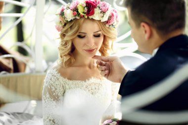 damat sarışın gelin dokunmadan şehvetli