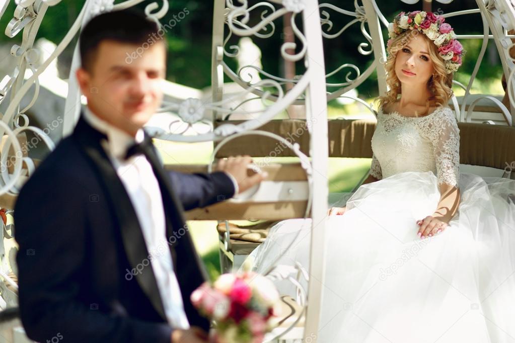 Fairy-tale cinderella wedding carriage