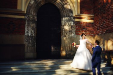 Gelin ve damat yürüyüş