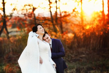 Gelin ve damat yürüyüş