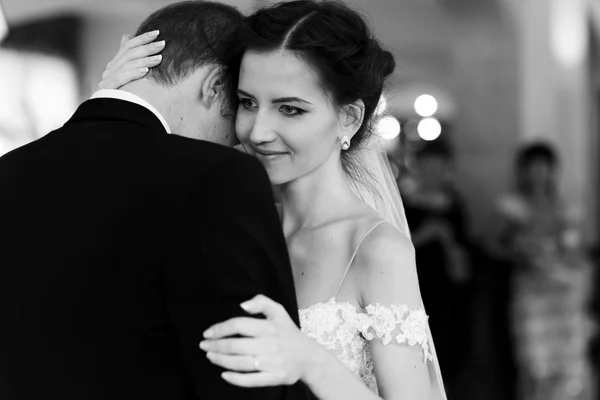 Happy newlywed bride and groom dancing — Stock Photo, Image