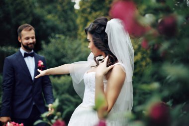 Muhteşem seksi esmer gelin