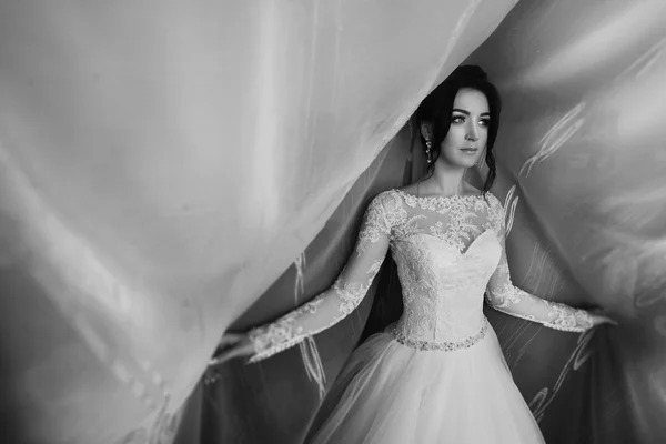 Beautiful sexy brunette bride — Stock Photo, Image