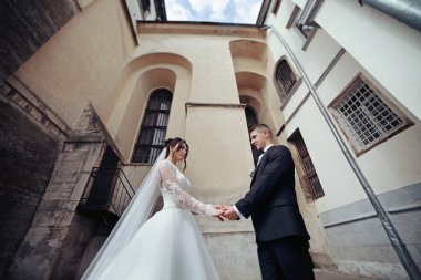 Yeni evli gelin ve damat