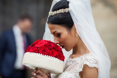 Zarif güzel esmer gelin