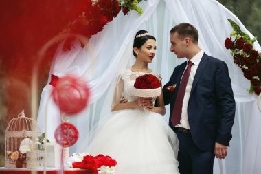 Mutlu yeni evli Romantik Çift