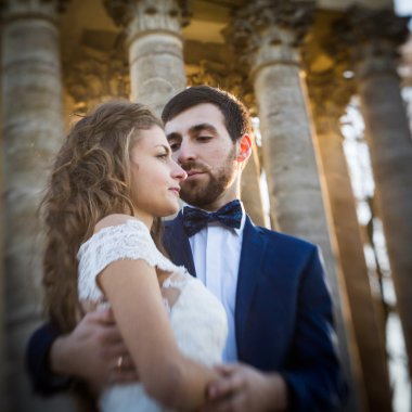 Duygusal romantik yeni evli gelin ve damat