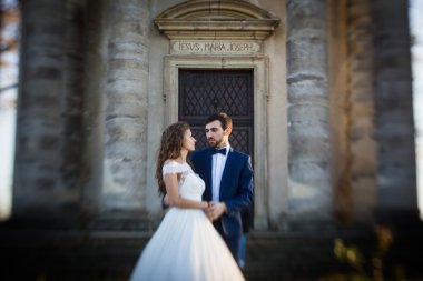 Duygusal romantik yeni evli gelin ve damat