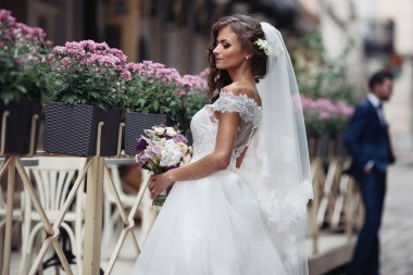 Güzel seksi sarışın gelin