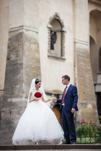 Mann und Frau posieren — Stockfoto