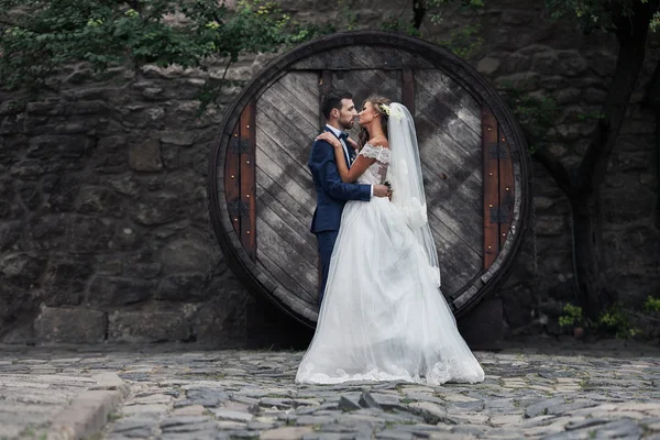 Casal feliz de recém-casado — Fotografia de Stock