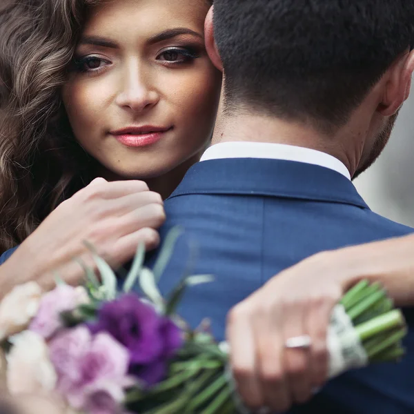 美しい官能的な新婚の花嫁 — ストック写真