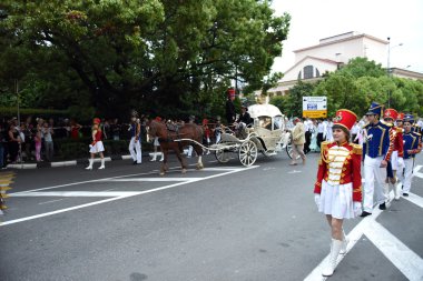 Renkli ve eğlenceli bir gösteri