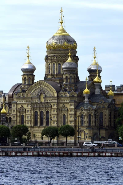 Старая церковь — стоковое фото