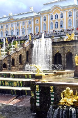 Eski Peterhof pınarlarına