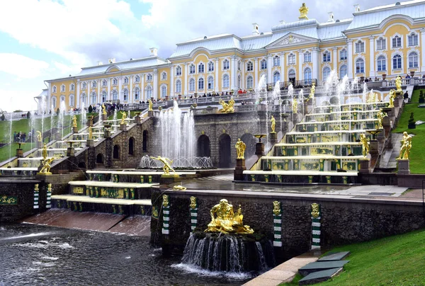 Old fountains in Peterhof — Stock Photo, Image