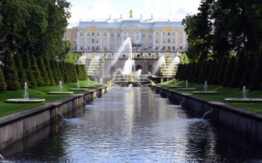 Eski Peterhof pınarlarına