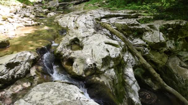 Cascade of beautiful waterfalls — Stock Video