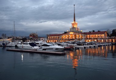 Gece parlak ışıklar