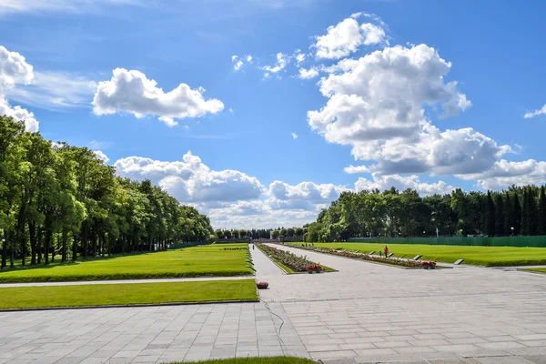 Cementerio conmemorativo de Piskaryovskoye en Leningrado . — Foto de Stock