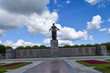 Vatan anıt. Piskaryovskoye memorial mezarlığı Leningrad.