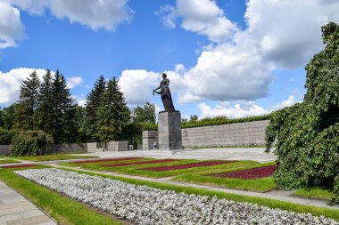 Vatan anıt. Piskaryovskoye memorial mezarlığı Leningrad.