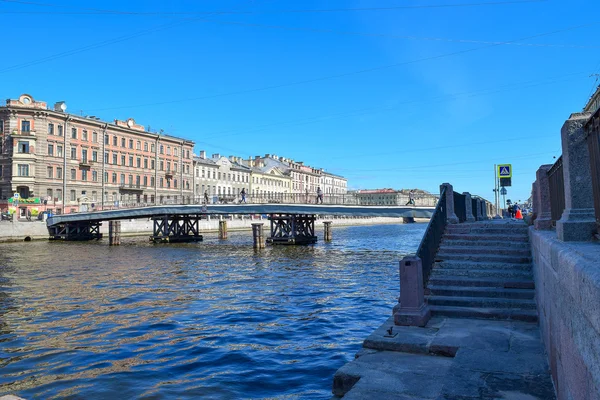 Nabrzeże rzeki Fontanka w Sankt Petersburg, Federacja Rosyjska — Zdjęcie stockowe