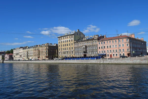Le remblai de la rivière Fontanka à Saint-Pétersbourg, Russie — Photo