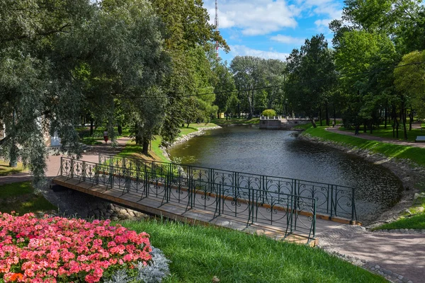 Leningrad bahçede Lopukhinsky.