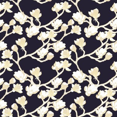 Siyah arkaplanda altın renkli manolya çiçeklerinin lükssüz desenleri var.