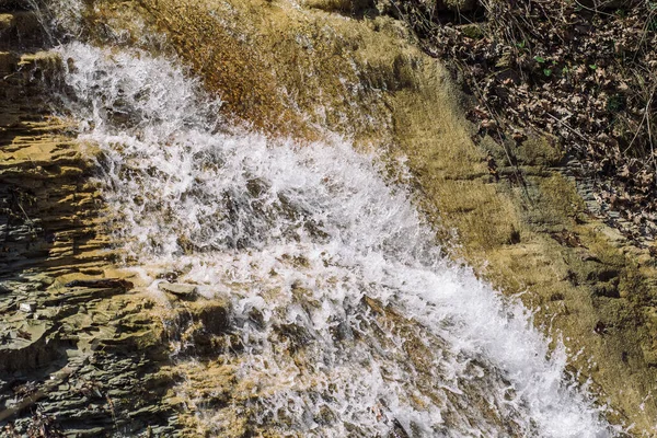 Agua Azul Montaña Fluye Hacia Abajo Las Piedras Grises Cascada —  Fotos de Stock