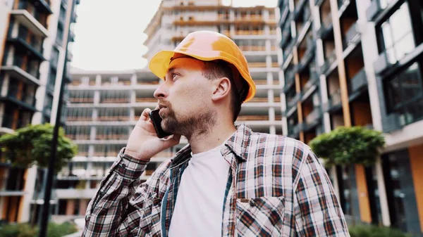 Portrait Young Handyman Making Call While Standing Construction Area Engineer — Stock Photo, Image