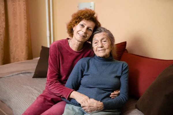 Vecchia Anziana Donna Carina Con Alzheimer Molto Felice Sorridente Quando — Foto Stock