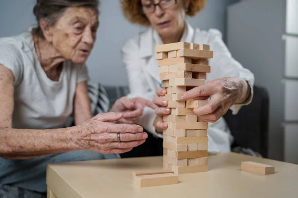 Juego Jenga Tema Demencia Envejecimiento Los Juegos Para Los Ancianos —  Fotos de Stock