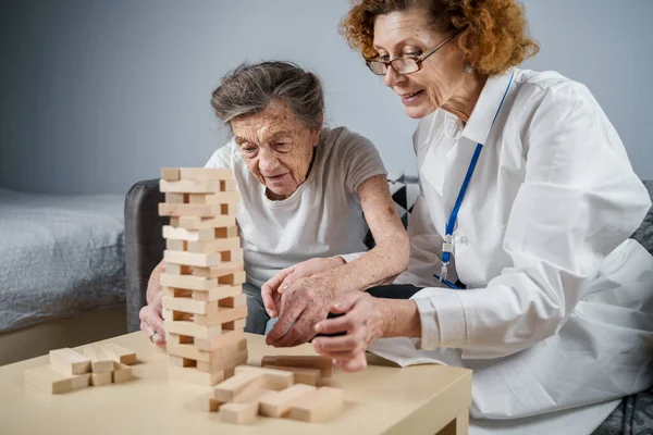 Olgun Doktor Seansı Huzurevindeki Yaşlı Hastalar Için Terapi Bunama Alzheimer — Stok fotoğraf