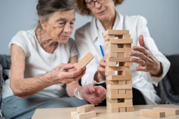 Olgun Doktor Seansı Huzurevindeki Yaşlı Hastalar Için Terapi Bunama Alzheimer — Stok fotoğraf