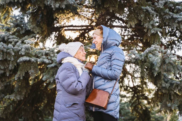 Couple Femme Mûre Caucasienne Femme Âgée Sont Heureux Passer Temps — Photo