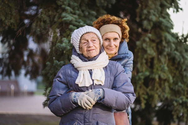 Maternidade Importância Tema Visitar Passar Tempo Com Pais Solteiros Velhos — Fotografia de Stock