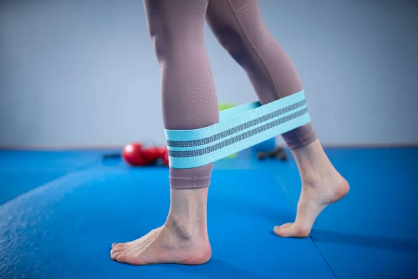 Legs Woman Barefoot Doing Pilates Exercise Elastic Fabric Resistance Band — Fotografia de Stock