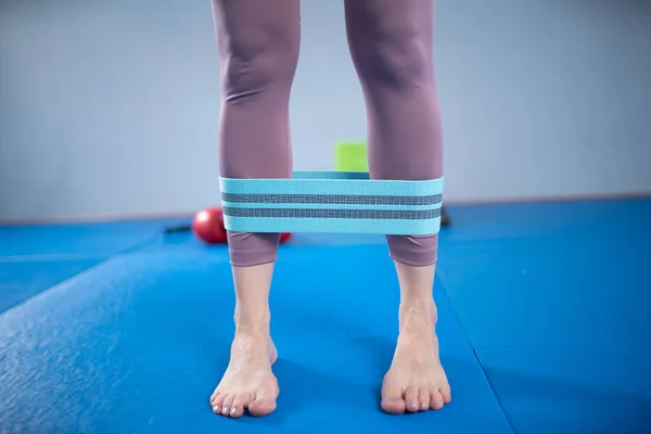 Legs Woman Barefoot Doing Pilates Exercise Elastic Fabric Resistance Band — Zdjęcie stockowe